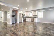 Photo - 5258 Oakland St