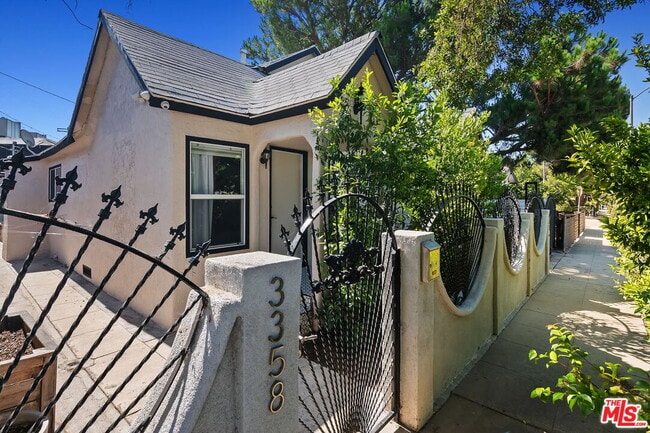 Photo - 3358 Silver Lake Blvd House