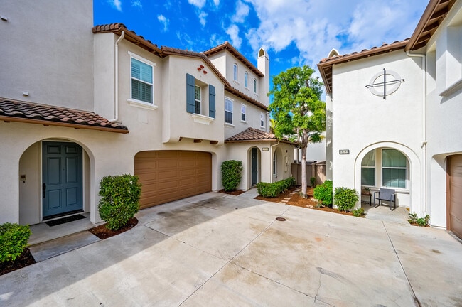 Photo - 18785 Roxbury Ln