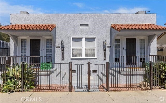 Building Photo - 2513 E 11th St Rental