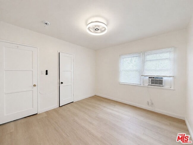 Photo - 10616 Wilkins Ave