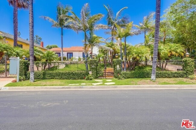 Building Photo - 114 S Layton Dr Rental