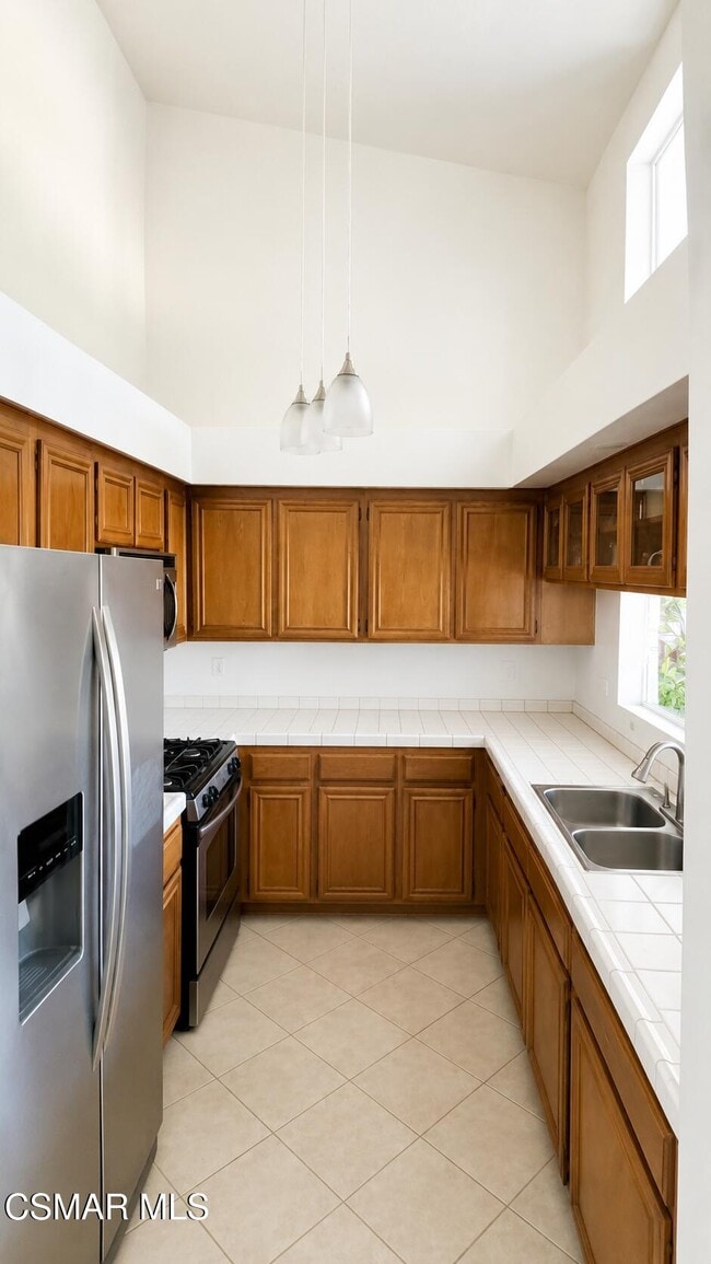 Photo - 825 Warwick Ave