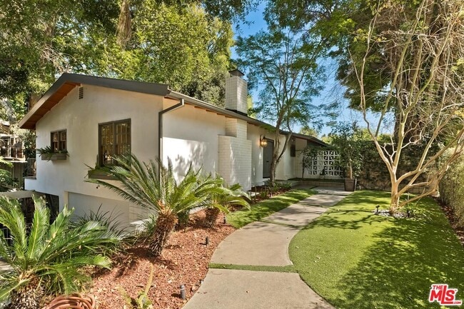 Building Photo - 7586 Woodrow Wilson Dr