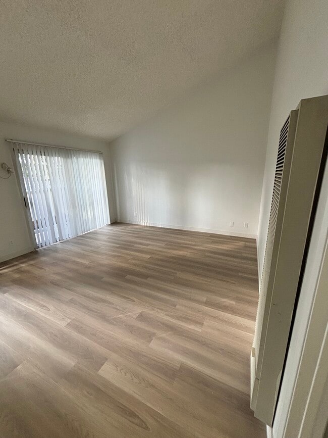 Photo - WOODCREST APARTMENTS