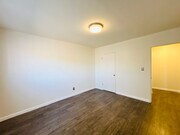 Photo - 539 E Hyde Park Pl Unit One Bedroom