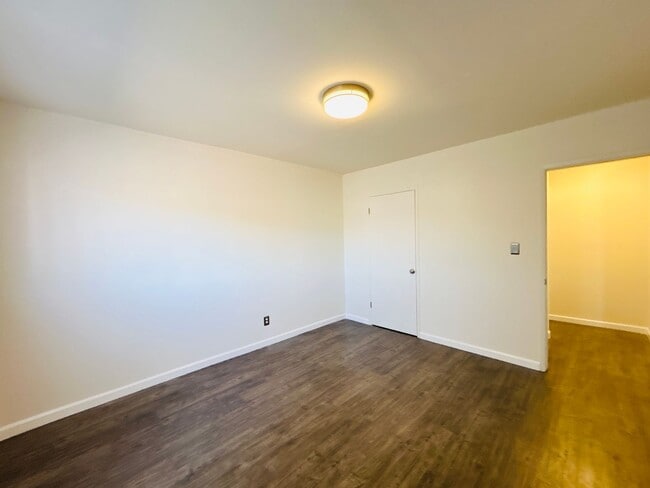 Photo - 539 E Hyde Park Pl Unit One Bedroom