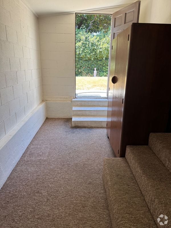 Building Photo - 603 N Griffith Park Dr Rental