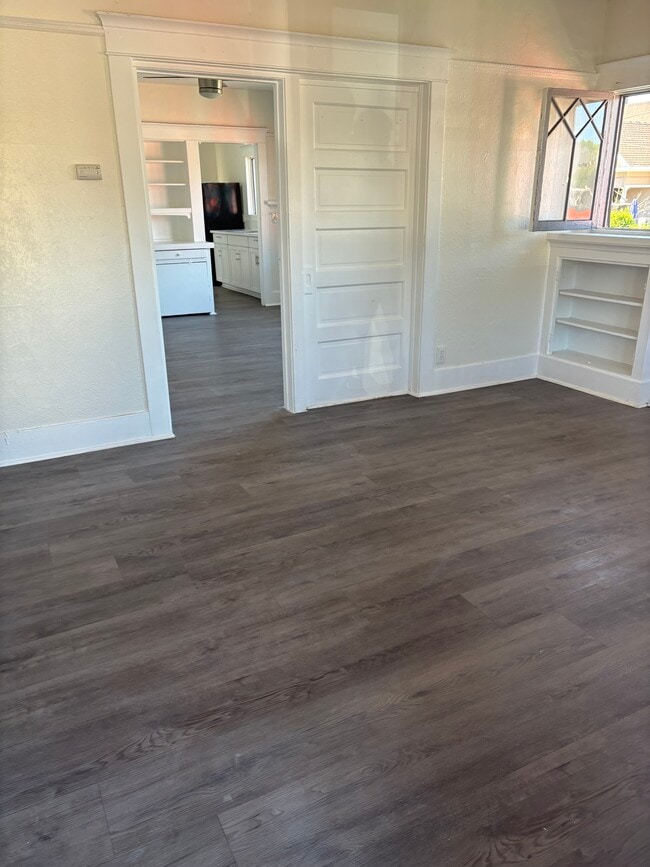 Photo - 402 E 43rd Pl Unit 2