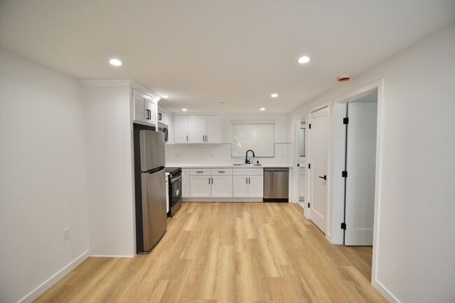 Photo - 14830 Dickens St Unit 14834 1/2