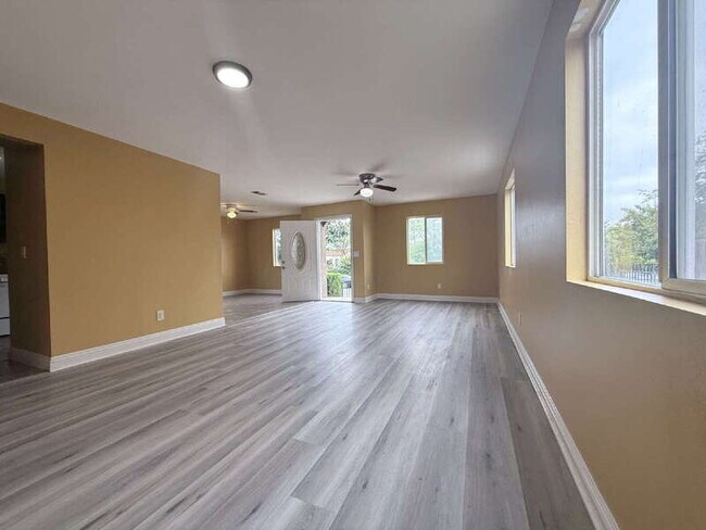 Photo - 9011 Orchard Ave