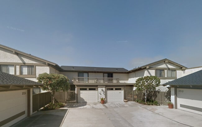 Building Photo - 257 Avenida Adobe Unit 257