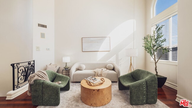 Photo - 844 3rd St Unit 5