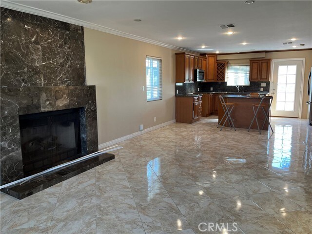 Photo - 135 Flower St