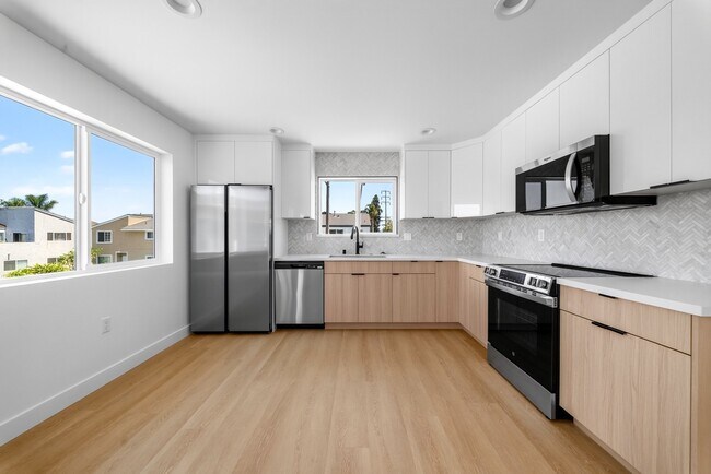 Photo - 776 W Wilson St Unit 8