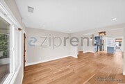 Photo - 5150 S Manhattan Pl House