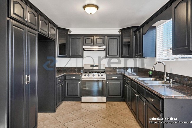 Photo - 1627 W 82nd St
