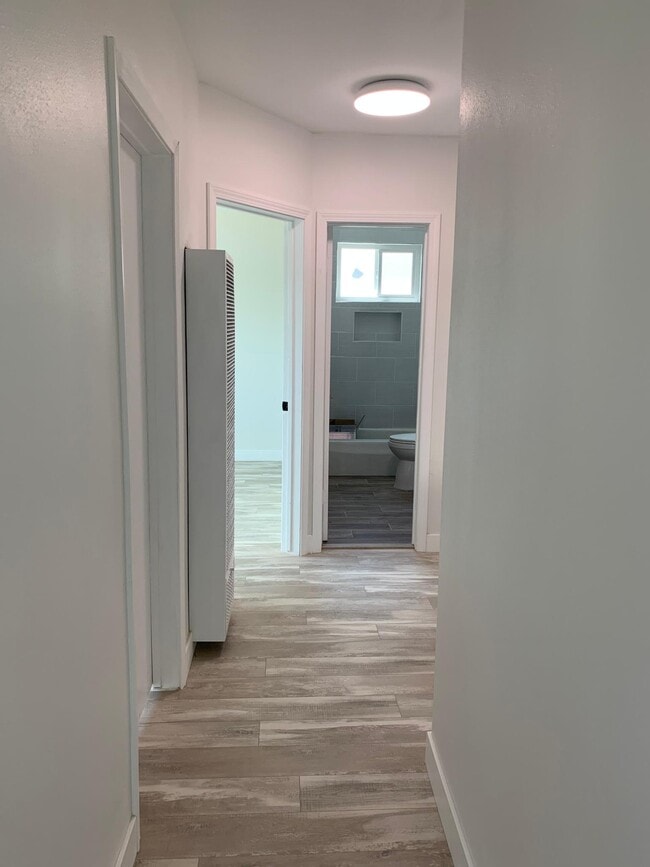 Photo - 2217 Marshallfield Ln Unit B