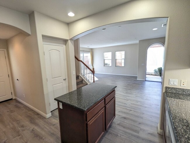 Photo - 1406 Mosaic Glen