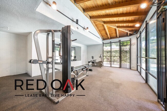 Photo - 4651 Cahuenga Blvd