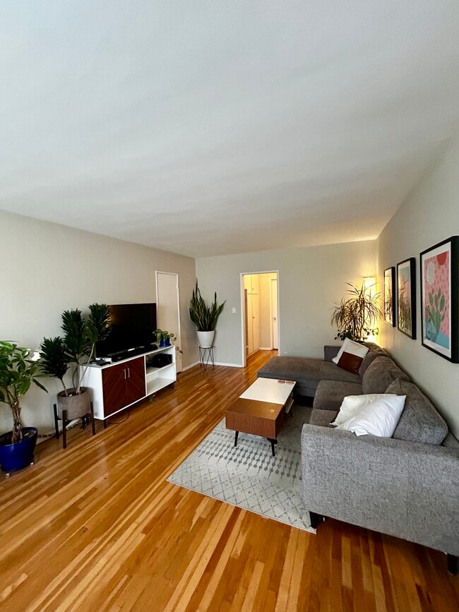 Photo - 1064 Wooster S St Unit atinaproperties@gmail.com