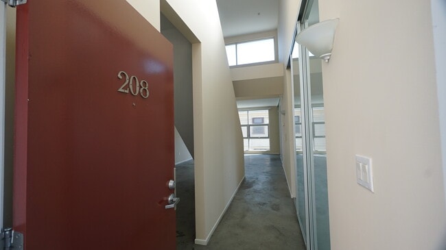 Photo - 922 W 23rd St