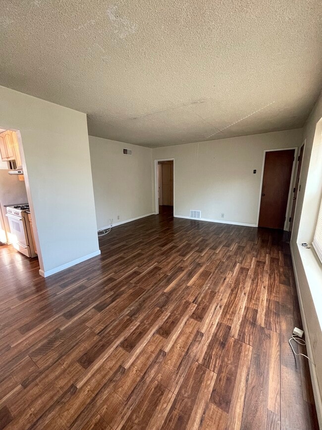 Photo - 4855 Druid St