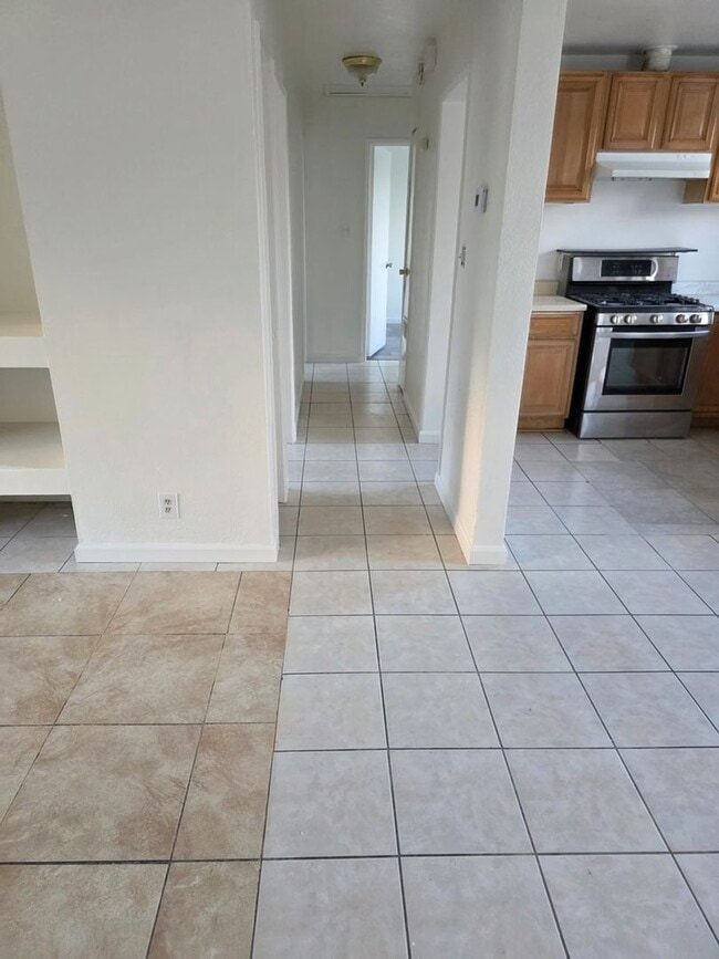 Photo - 16594 Orange Way