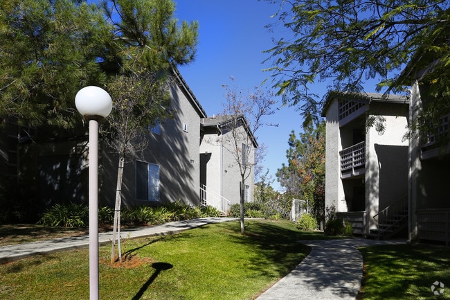 Building Photo - The Arbors Apartments