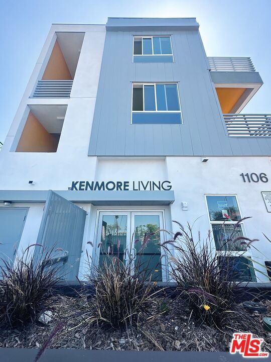 Building Photo - 1106 S Kenmore Ave Unit 301 Rental