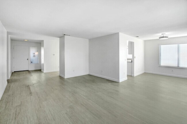 Photo - 2279 N Sycamore Ave
