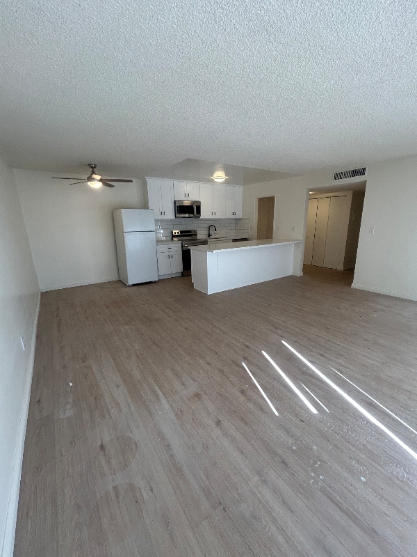 Photo - 10200 De Soto Ave Unit 324