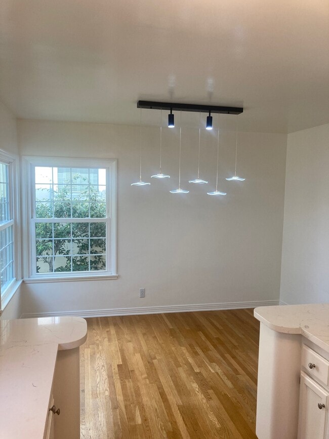 Building Photo - 1769 Glendon Ave Rental