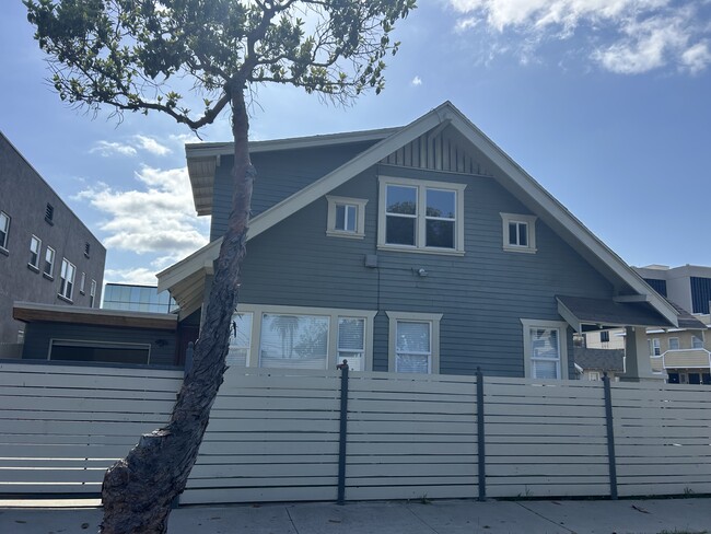 Side view of rental property - 642 E 10th St Unit A