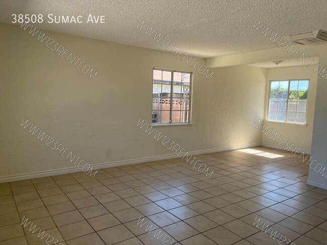 Photo - 38508 Sumac Ave