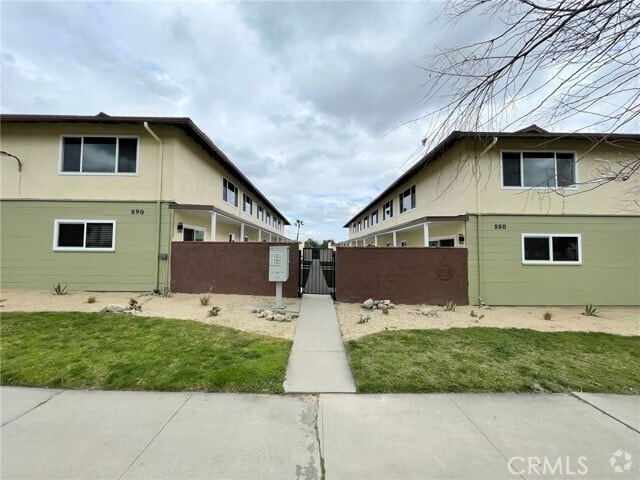 Building Photo - 880 N Campus Ave Unit D Rental