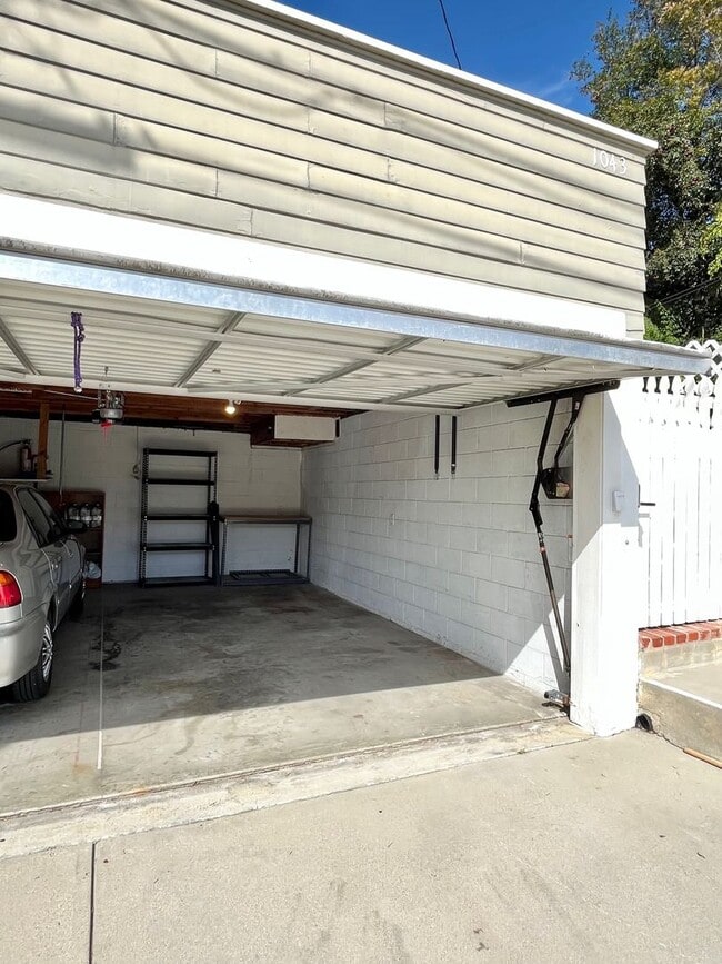 Photo - Quintessential Ventura 1 bed rear unit with LARGE, PRIVATE, BEAUTIFUL OUTDOOR LIVING AREA