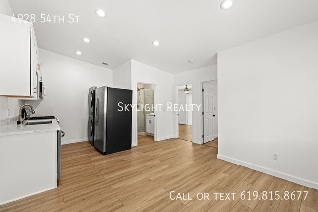 Photo - 4928 54th St