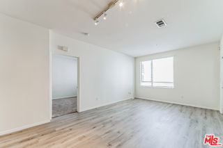 Photo - 6400 Crescent Prk E