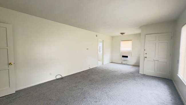 Photo - 10131 Memphis Ave