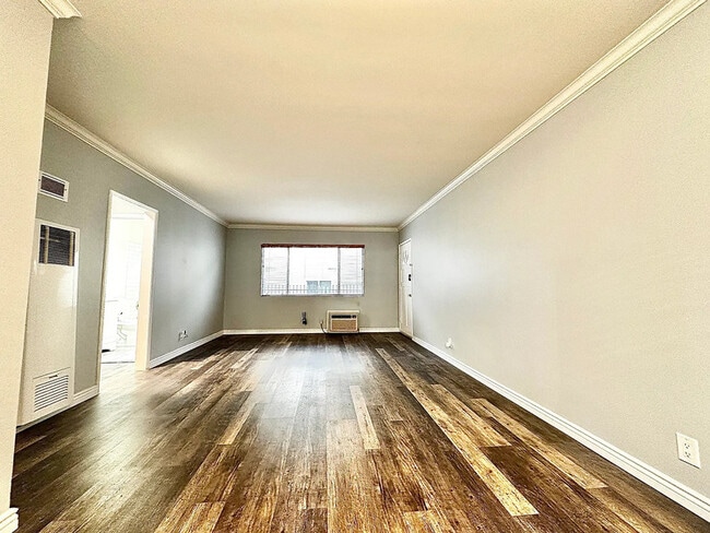Building Photo - 14271 Dickens St Unit #B4
