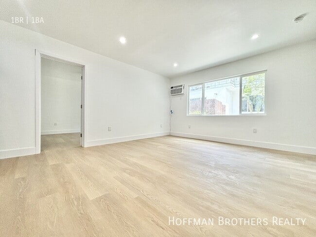Photo - 1000 Coronado Ter Unit 3