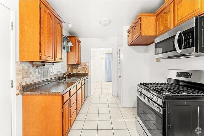 Building Photo - 116 E Campus View Dr Rental