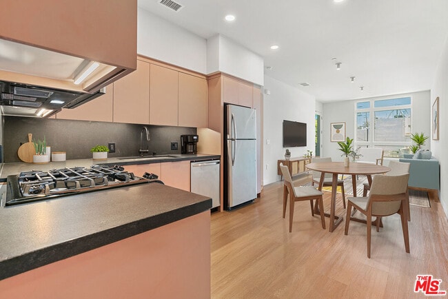 Building Photo - 10601 Washington Blvd Unit 217