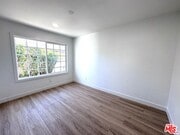 Photo - 618 W 6th St Apartment Unit 618