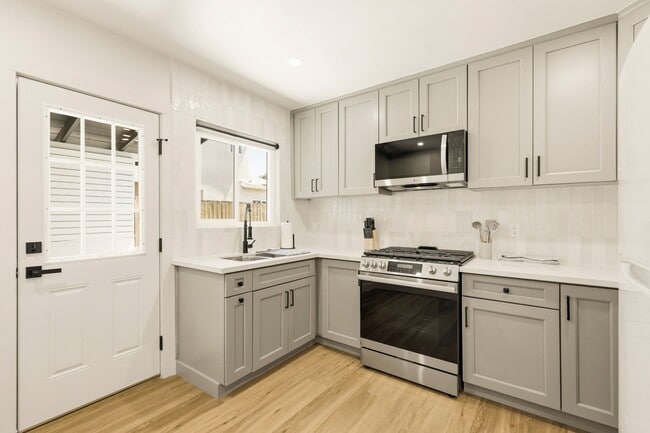 Photo - 1382 Grove Ave Unit 1382 grove ave