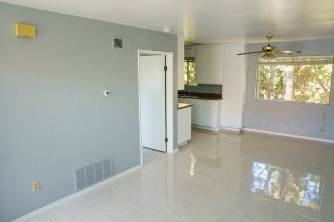 Photo - 335 Claydelle Ave Unit B