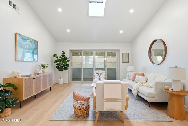 Photo - 5140 Village 5