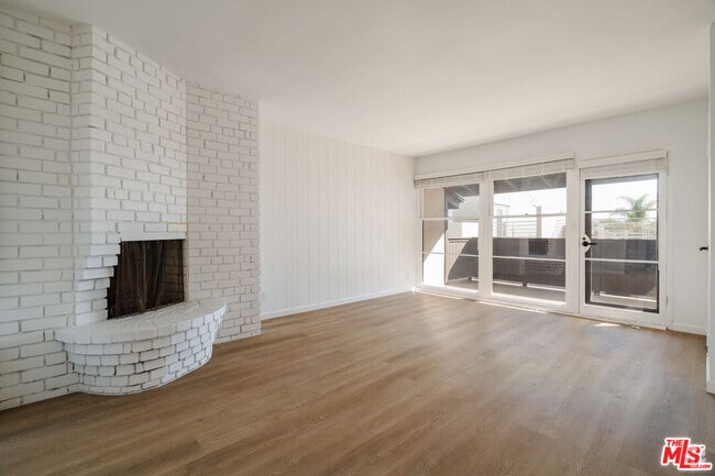 Building Photo - 1147 Horn Ave Unit 4 Rental