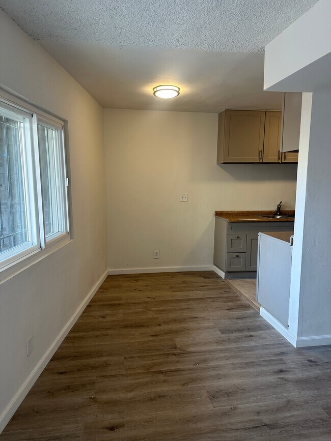 Photo - 1317 W 97th St Unit 1